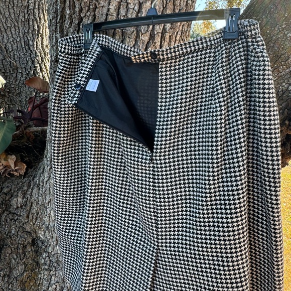 22W Vintage Tweed Talbots Black and white houndstooth 75% wool Timeless skirt. - Picture 3 of 9